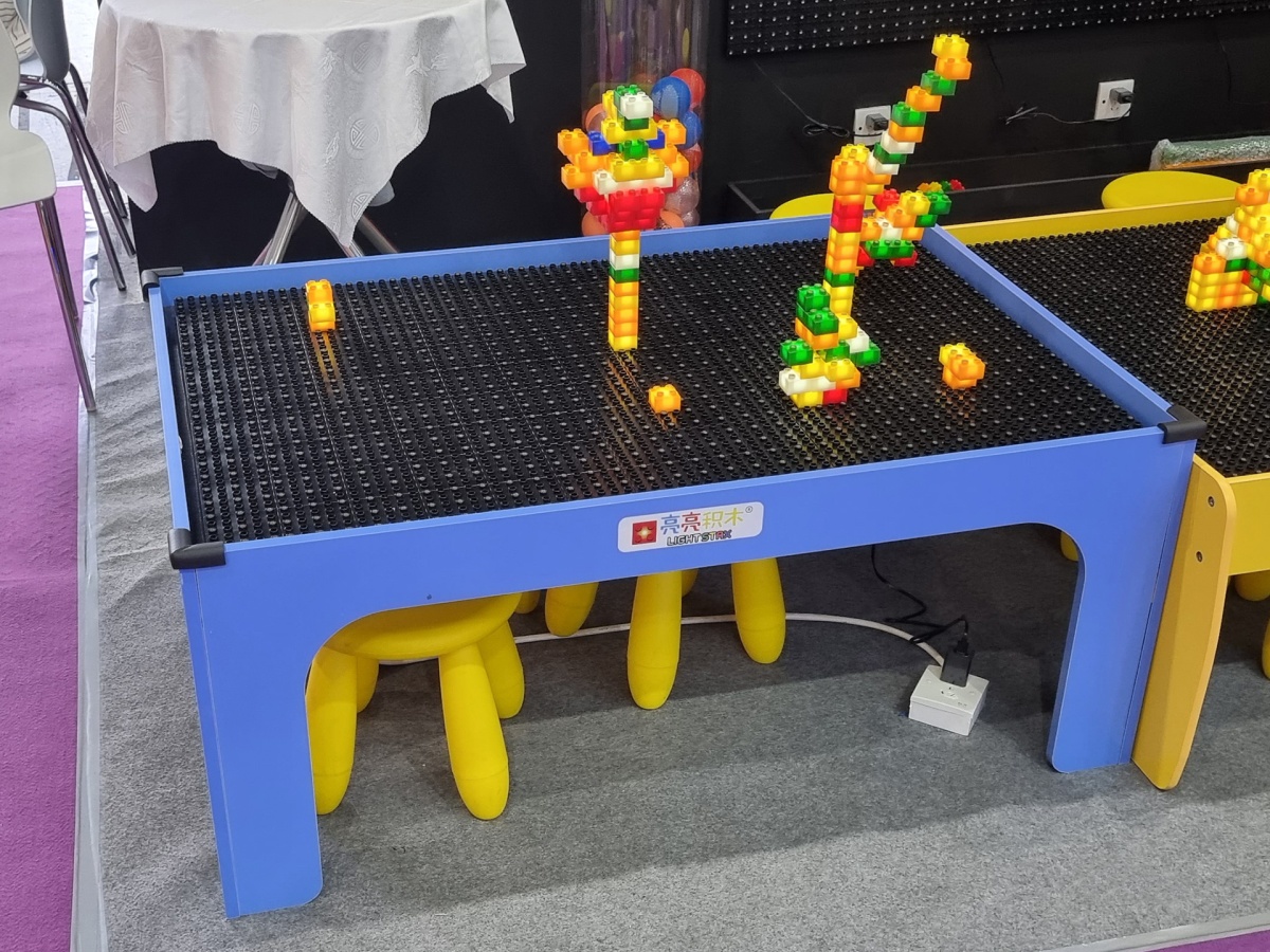 Дитячий інтерактивний стіл, обладнання для дитячої ігрової кімнати